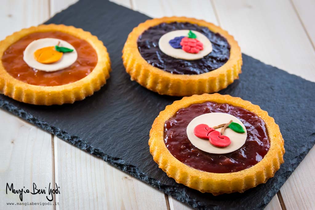 Crostate morbide mignon con marmellata alla frutta 