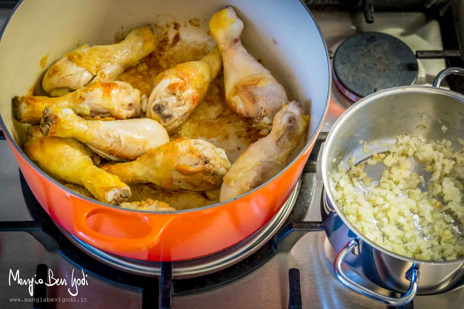 Preparazione cosce di pollo alla birra