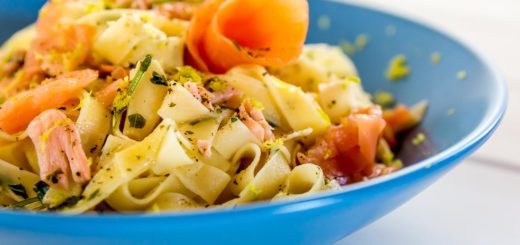 Tagliatelle al salmone e limone