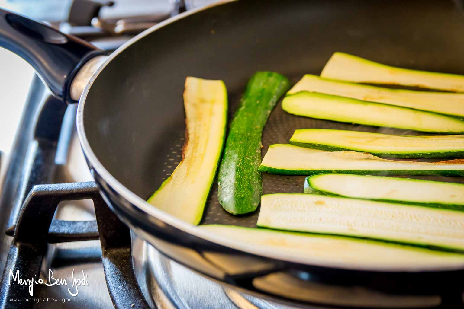 Pesto di zucchine e pistacchi | preparazione