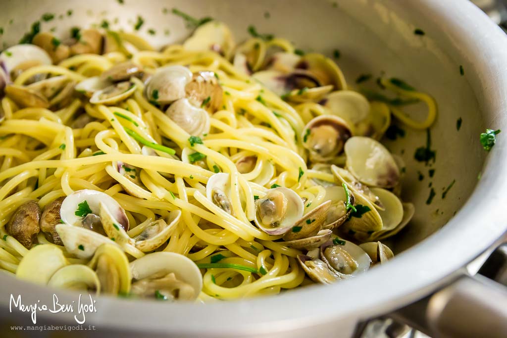 Spaghetti alle vongole in padella