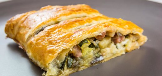 Strudel salato di zucchine, melanzane e pancetta