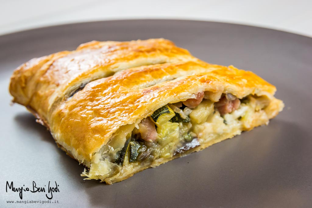 Strudel salato di zucchine, melanzane e pancetta