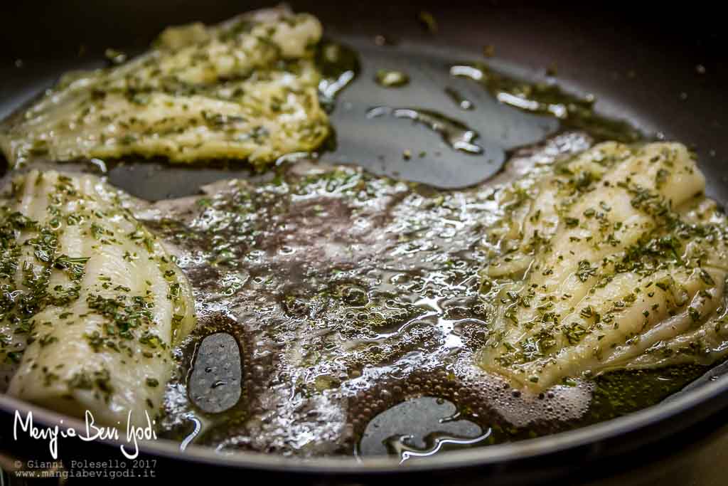 Preparazione platessa con miele e rosmarino