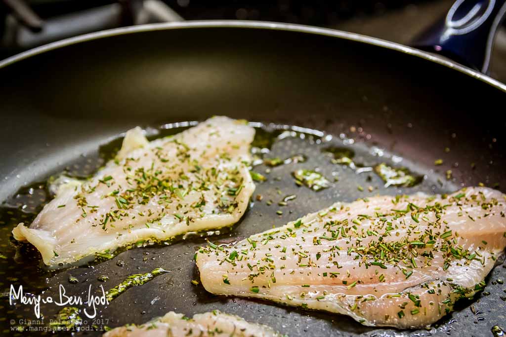 Preparazione platessa con miele e rosmarino