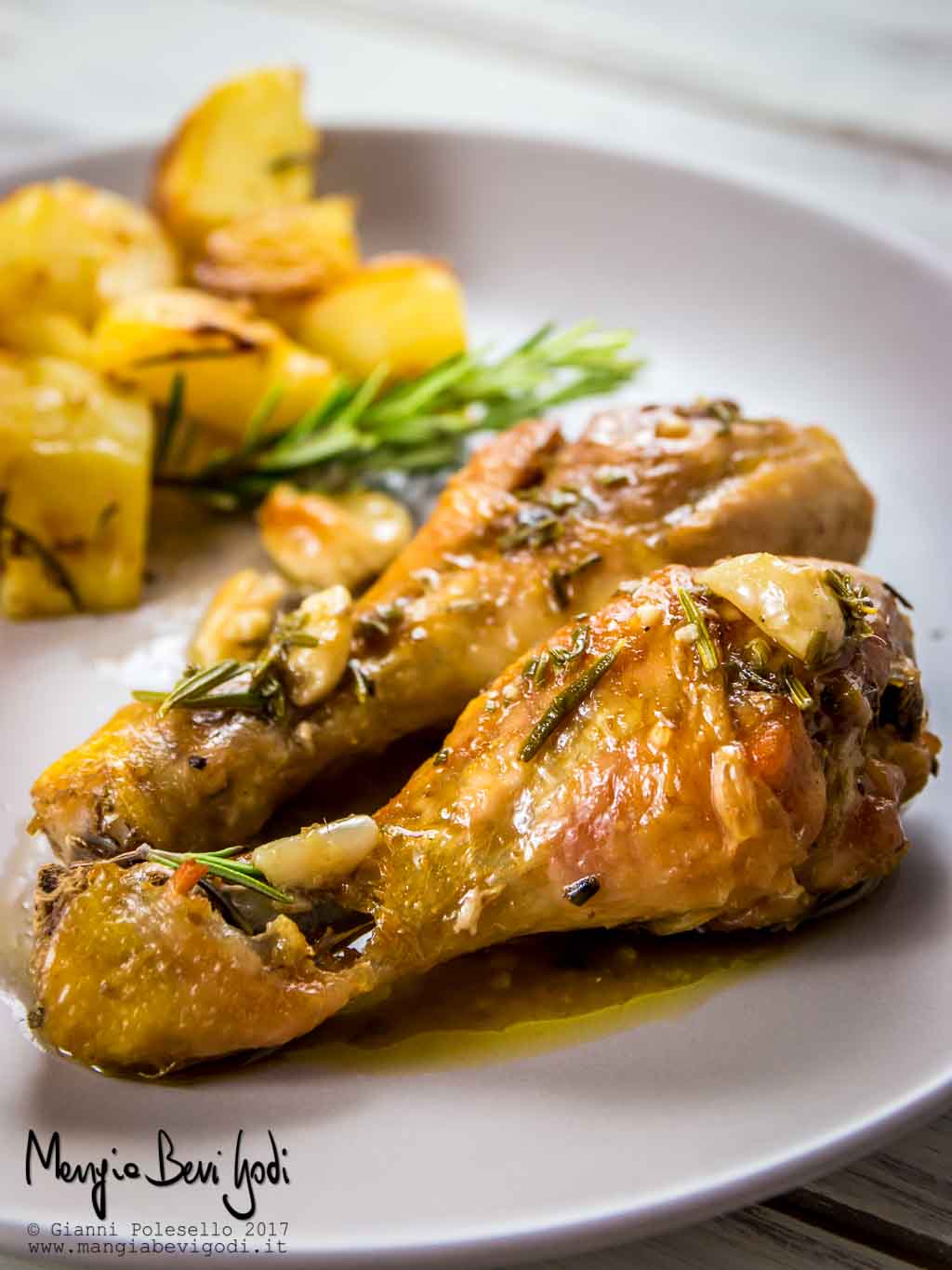 Cosce di pollo all'aglio e rosmarino