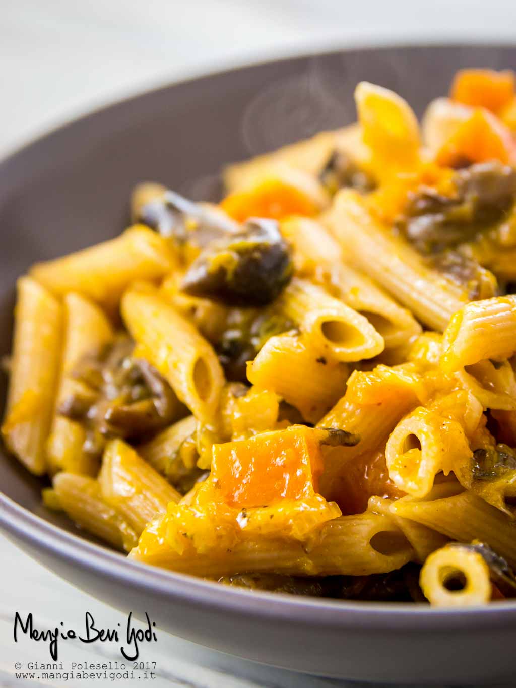 Pasta zucca e funghi