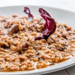 Risotto rosso al radicchio e salsiccia