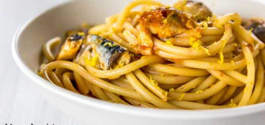 Bucatini con sgombro, 'nduja e zest di limone