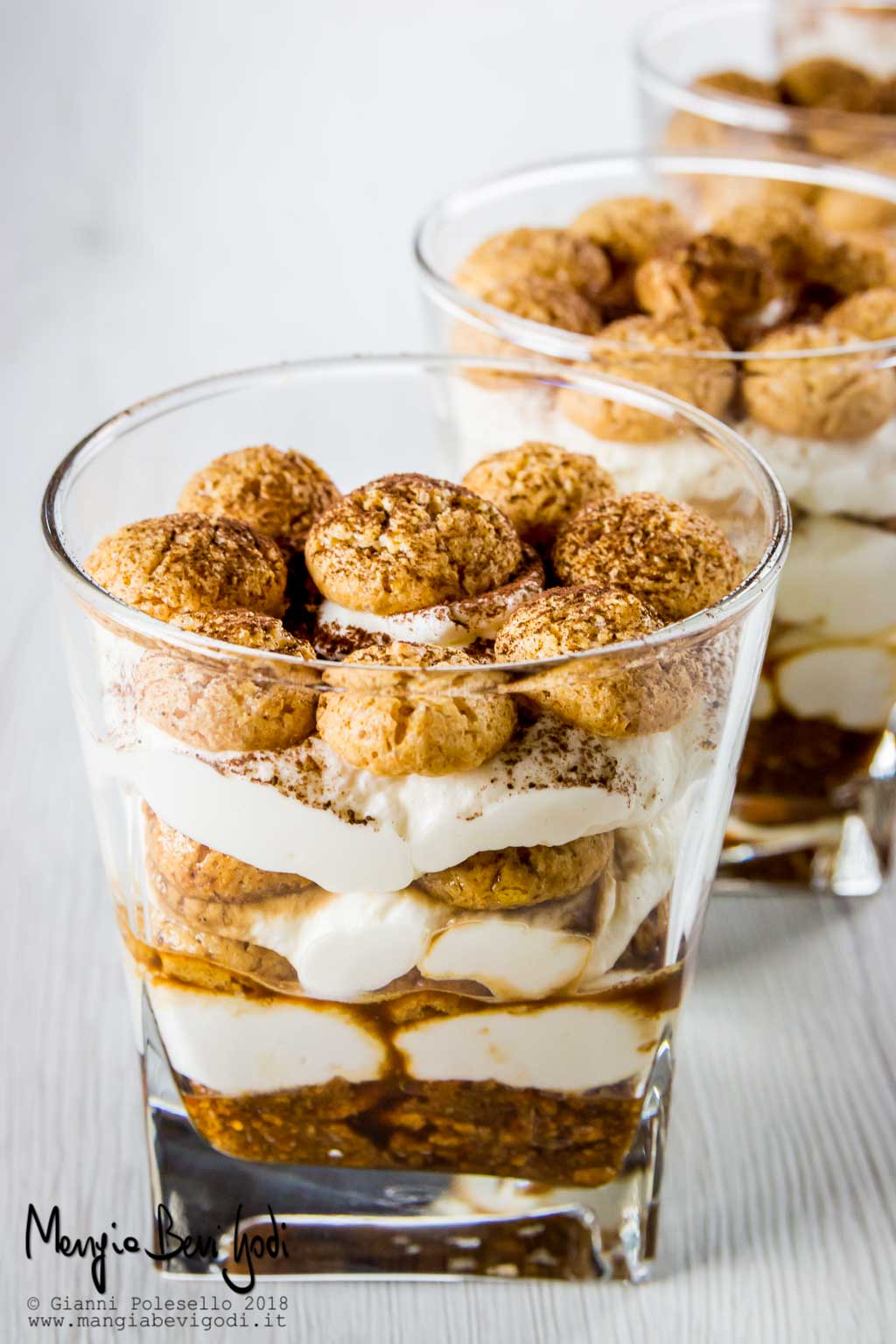 Tiramisù agli amaretti senza uova