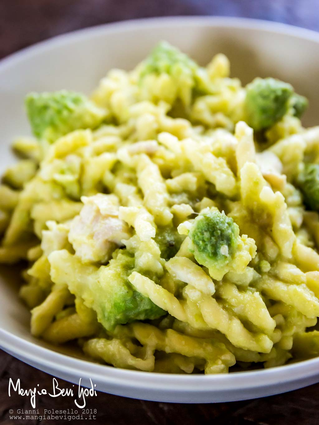 Trofie al ragù di broccolo romanesco e trota