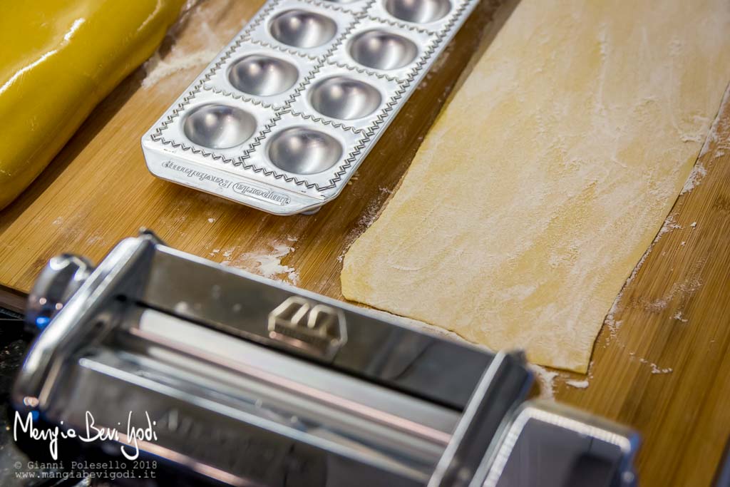 Come Si Usa Lo Stampo Per Ravioli Mangia Bevi Godi Blog Di Cucina E Ricette