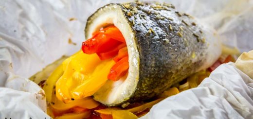 Involtini di branzino e peperoni al cartoccio