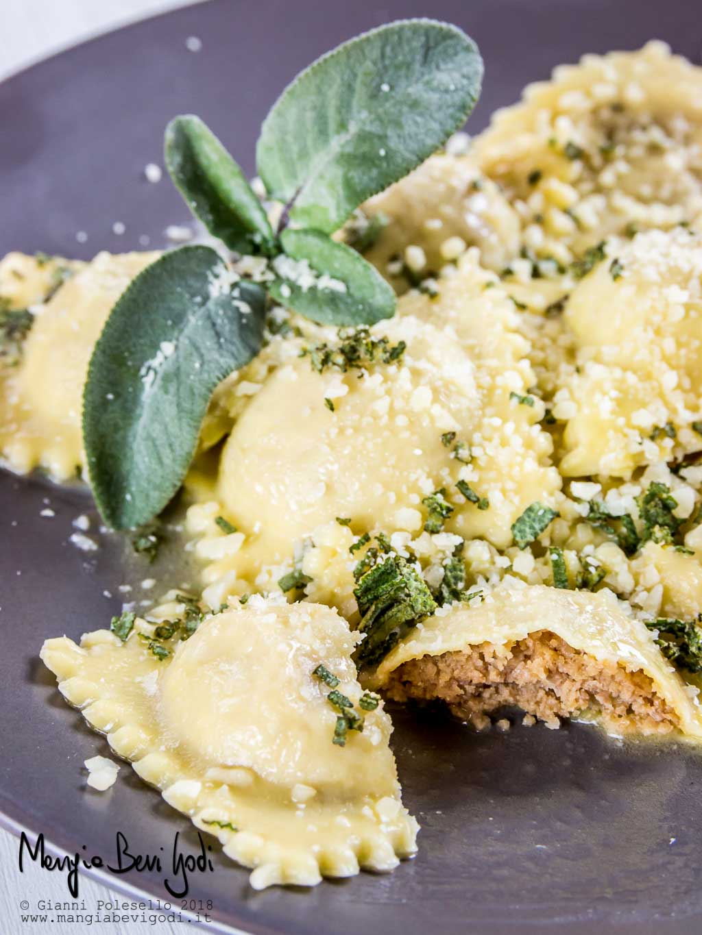 Agnolotti con salsiccia