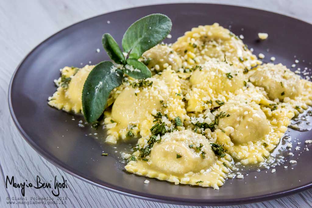 Agnolotti con salsiccia