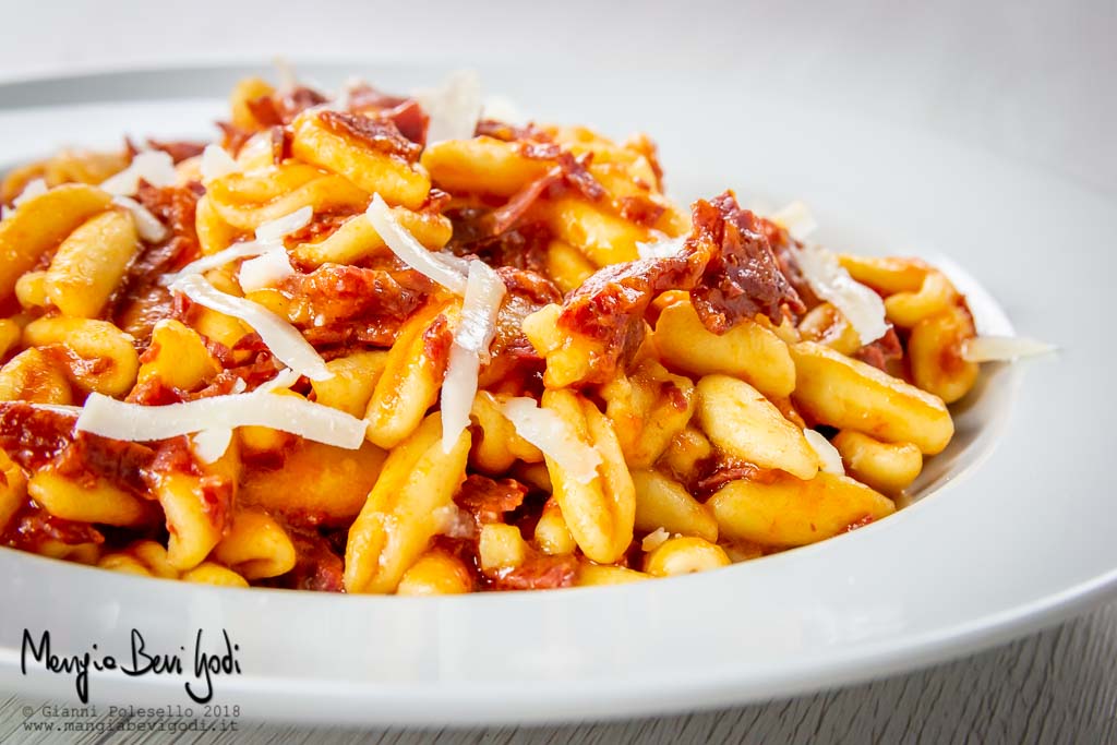 Cavatelli con ragù di bresaola