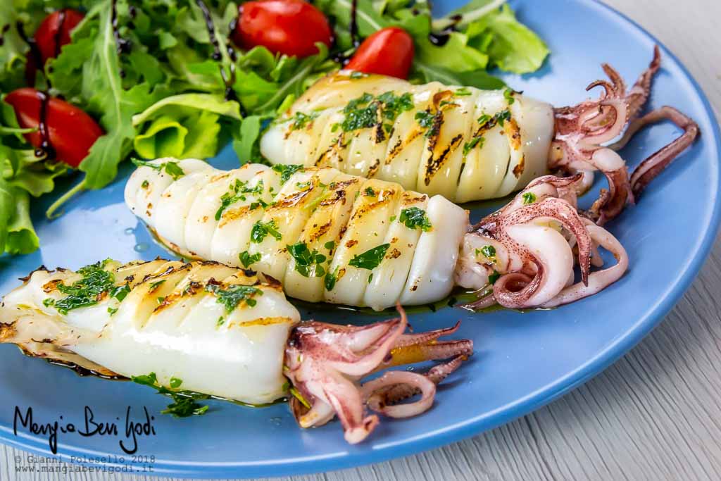 Calamari Alla Griglia Come Renderli Teneri E Non Gommosi Mangia Bevi Godi Blog Di Cucina E Ricette