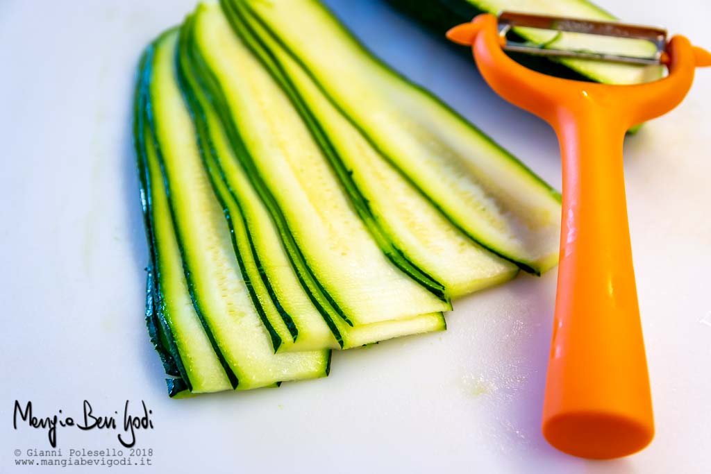 zucchine affettate con pelapatate