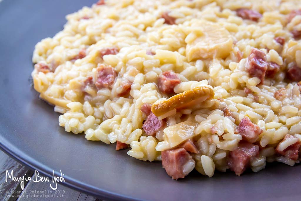 Risotto ai funghi porcini e salsiccia