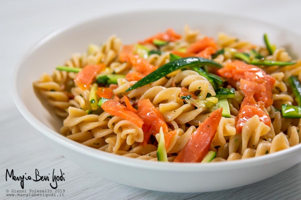 Pasta salmone e zucchine