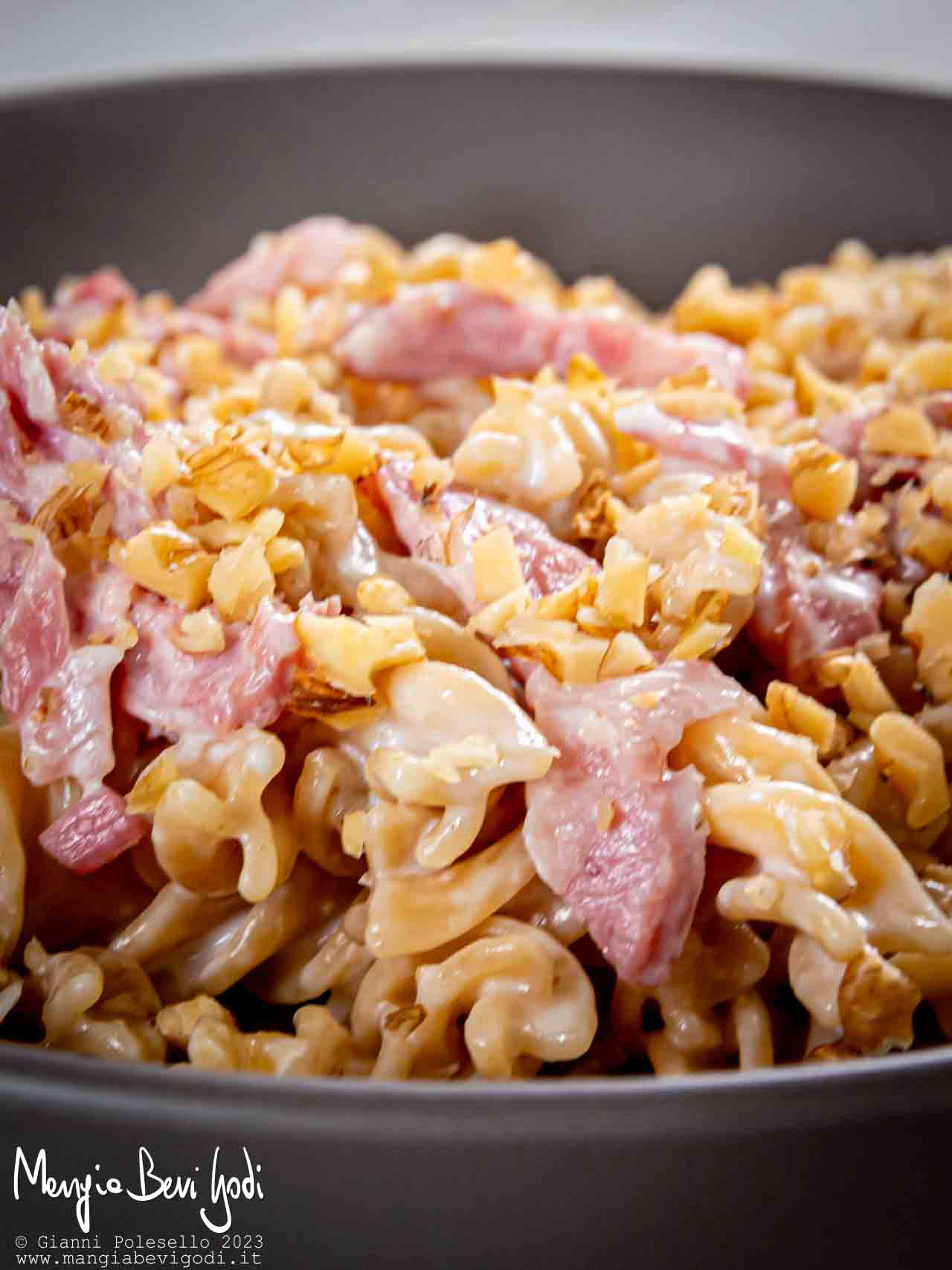 pasta noci e pancetta