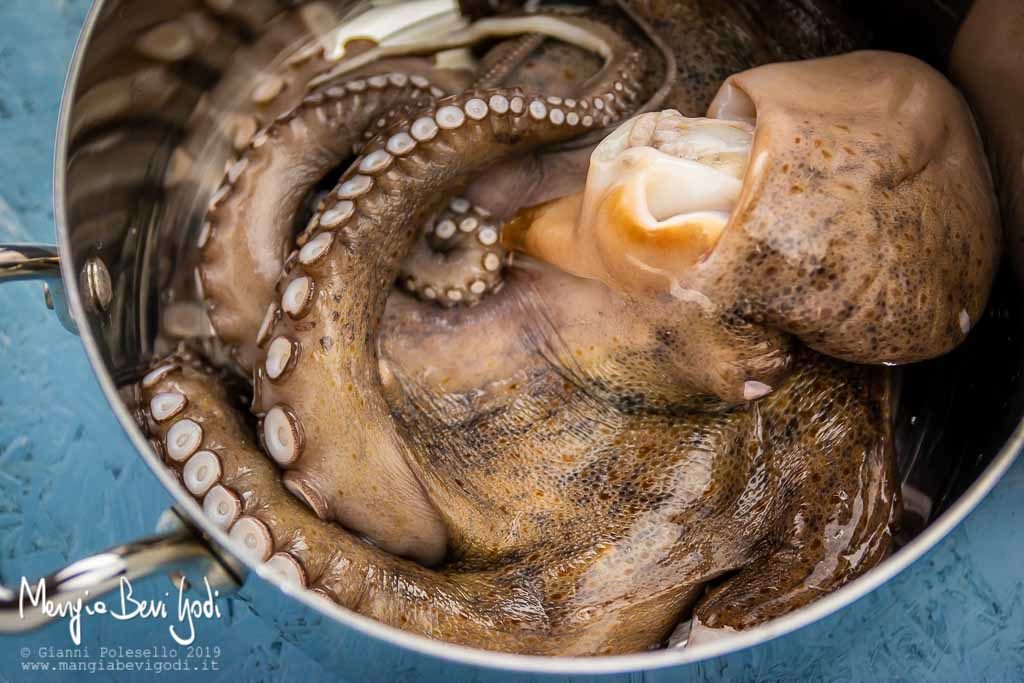 Come cucinare il polpo senza aggiungere acqua