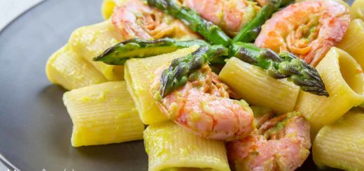 Pasta con asparagi e gamberoni