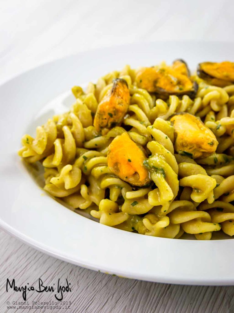 Pasta cozze e piselli