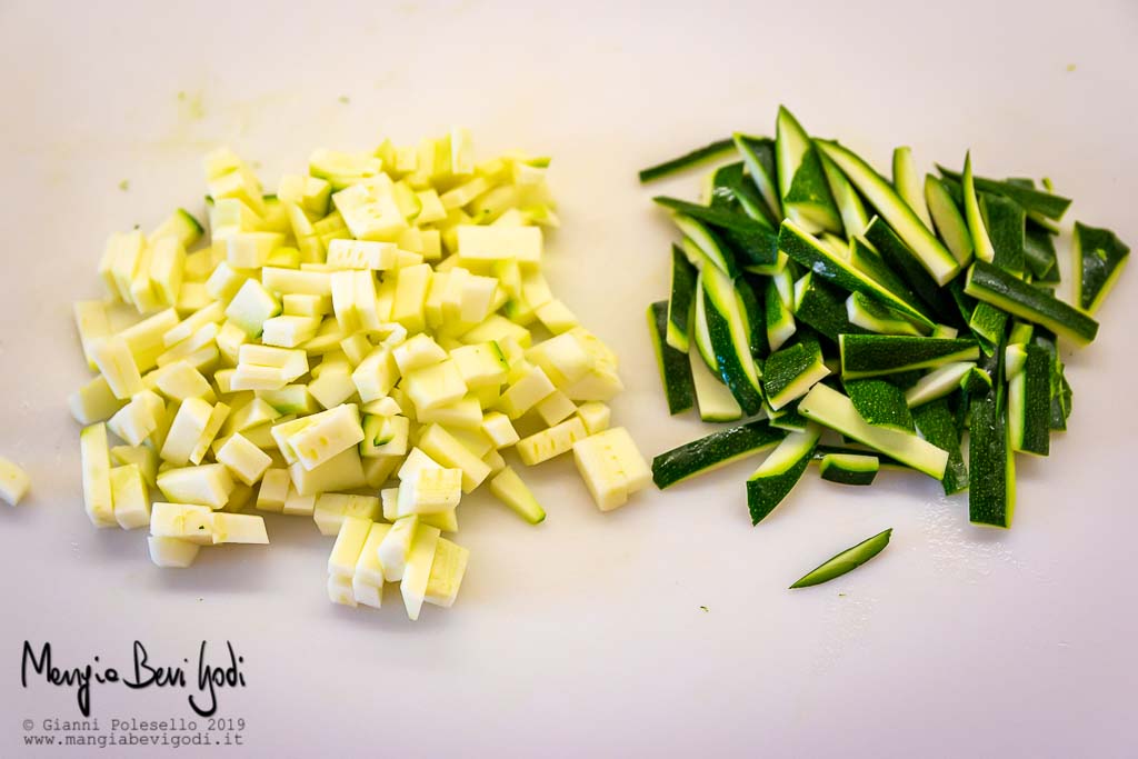 Tagliare le zucchine