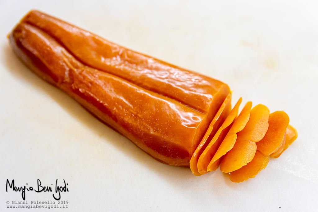 Affettare la bottarga di muggine