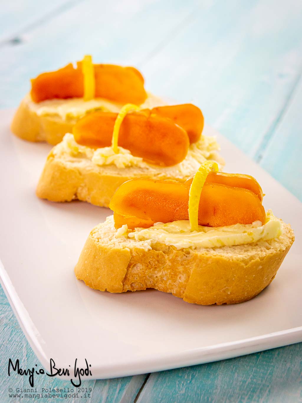 Crostini con bottarga