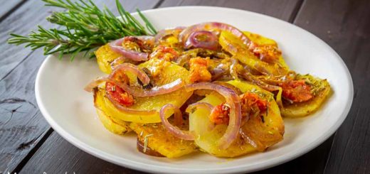 Patate e cipolle alla curcuma al forno