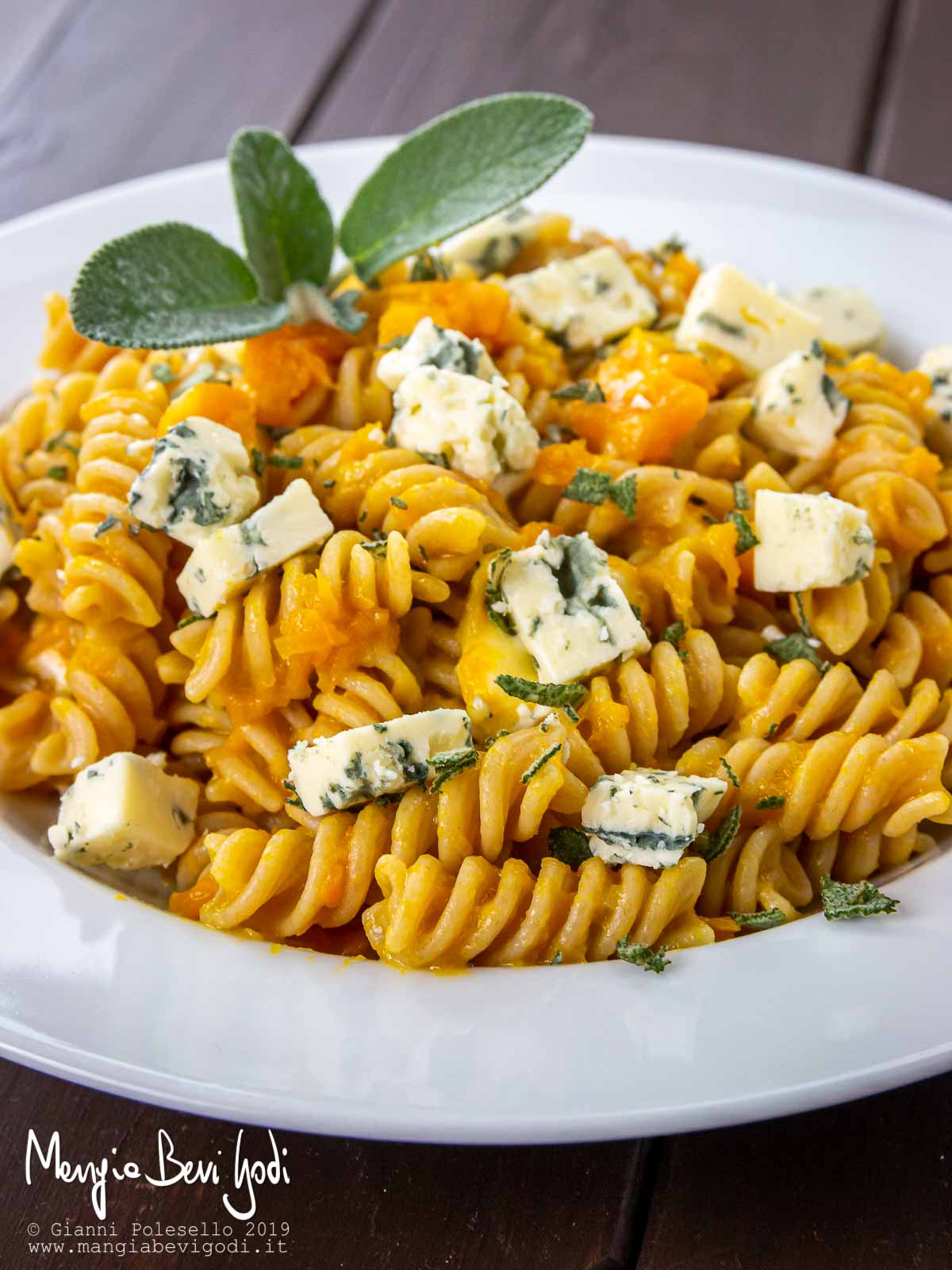 Pasta con zucca e gorgonzola