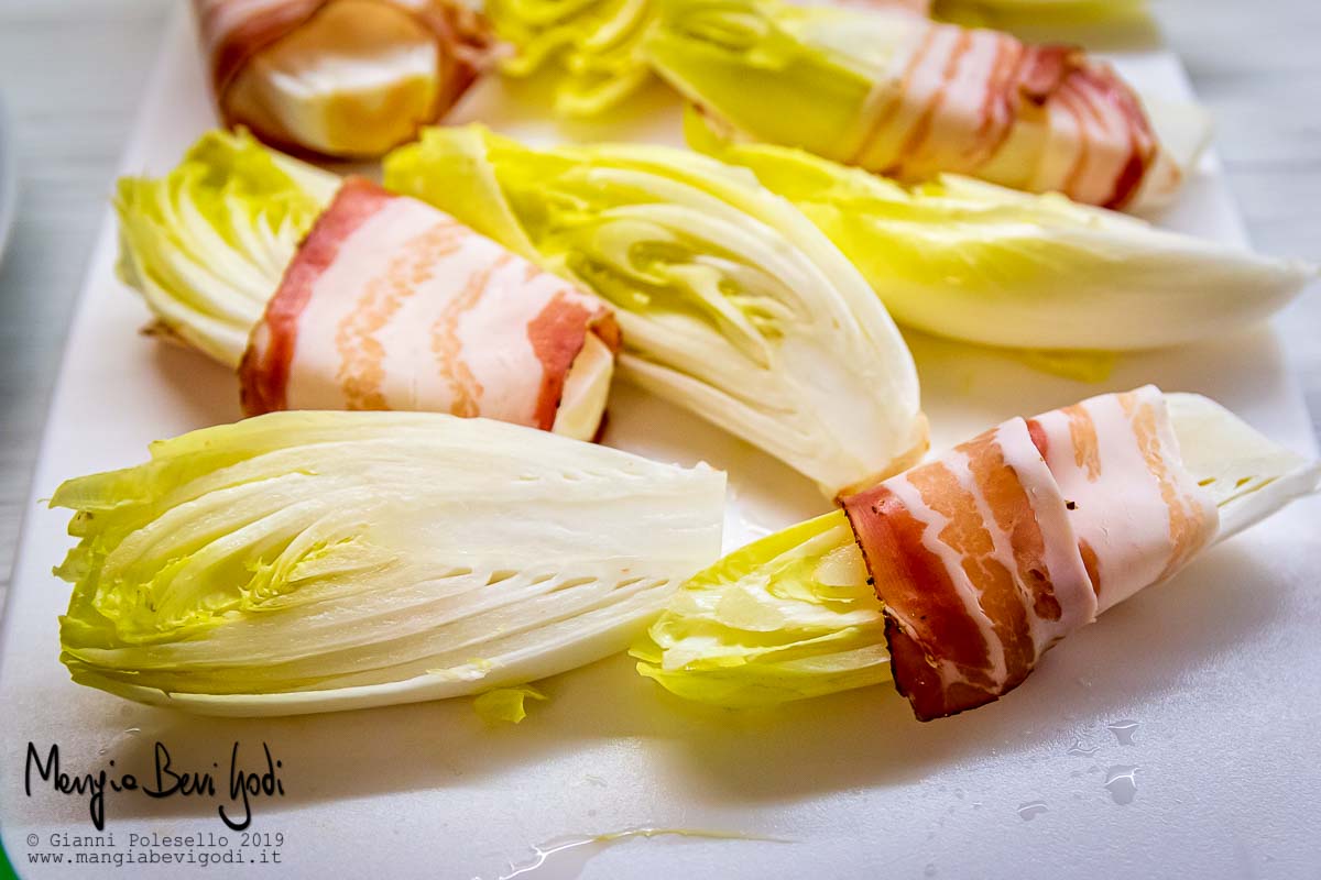 Preparazione indivia belga al forno