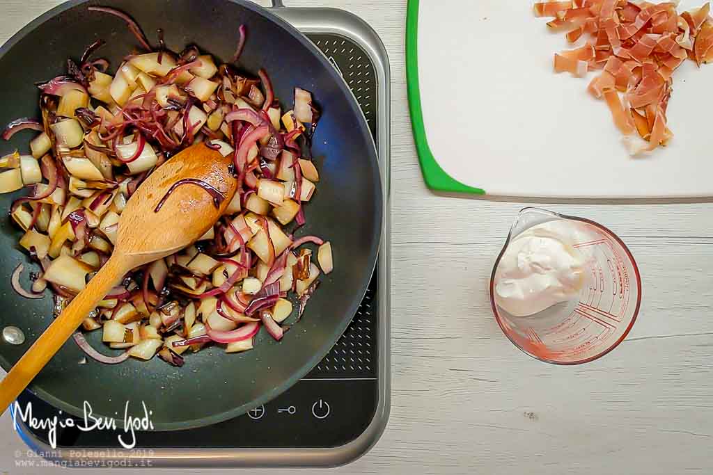 Cottura radicchio di Treviso in padella