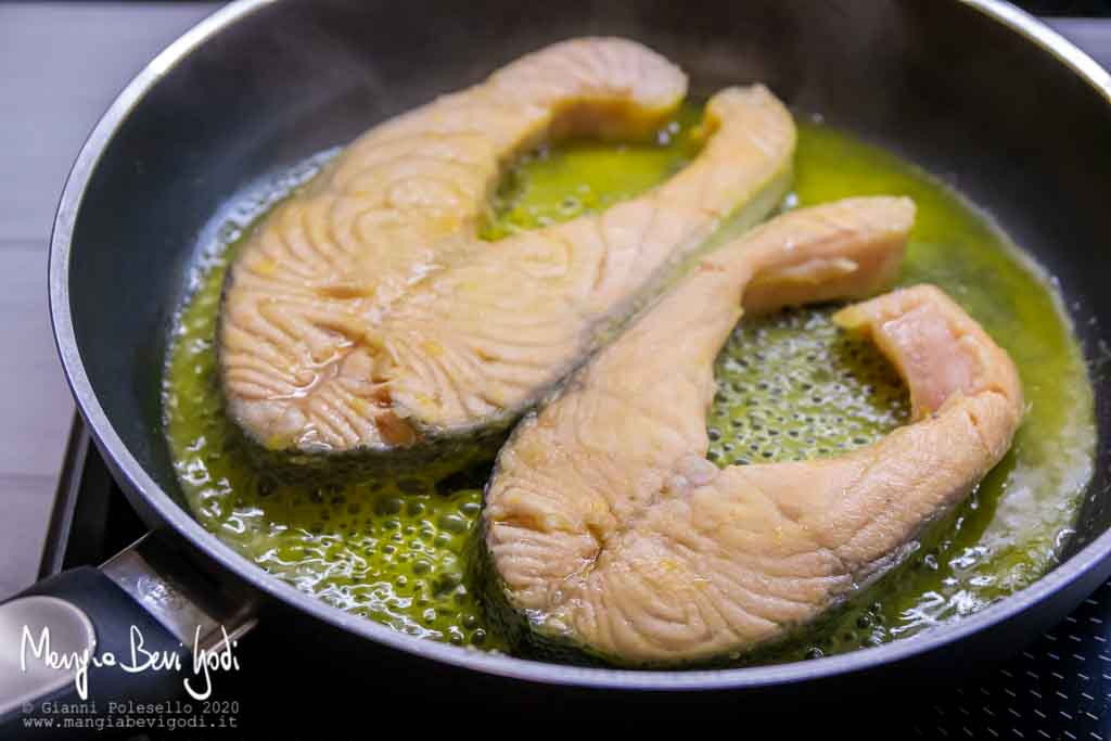 Cottura salmone in padella