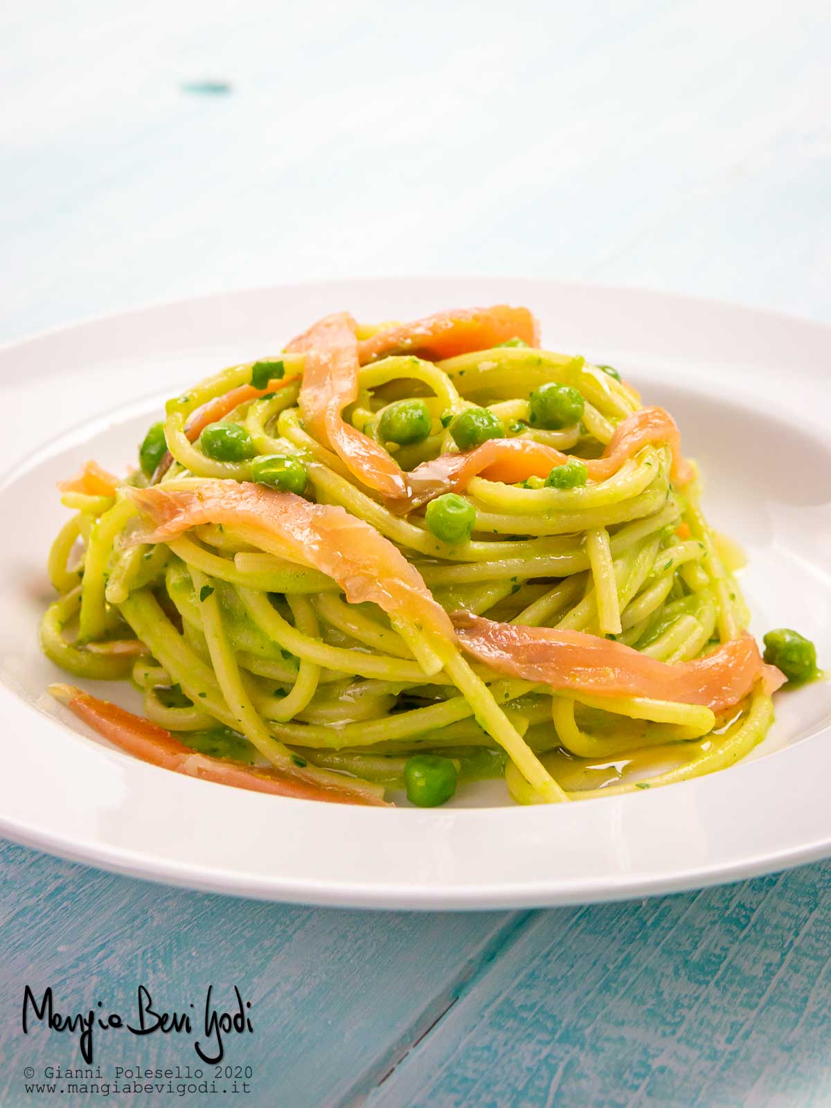 Pasta al salmone e piselli