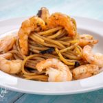 Pasta con gamberi e olive