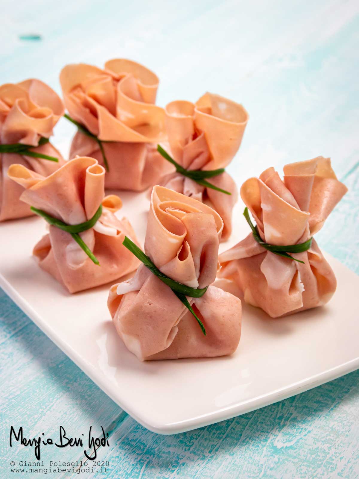 Fagottini di mortadella