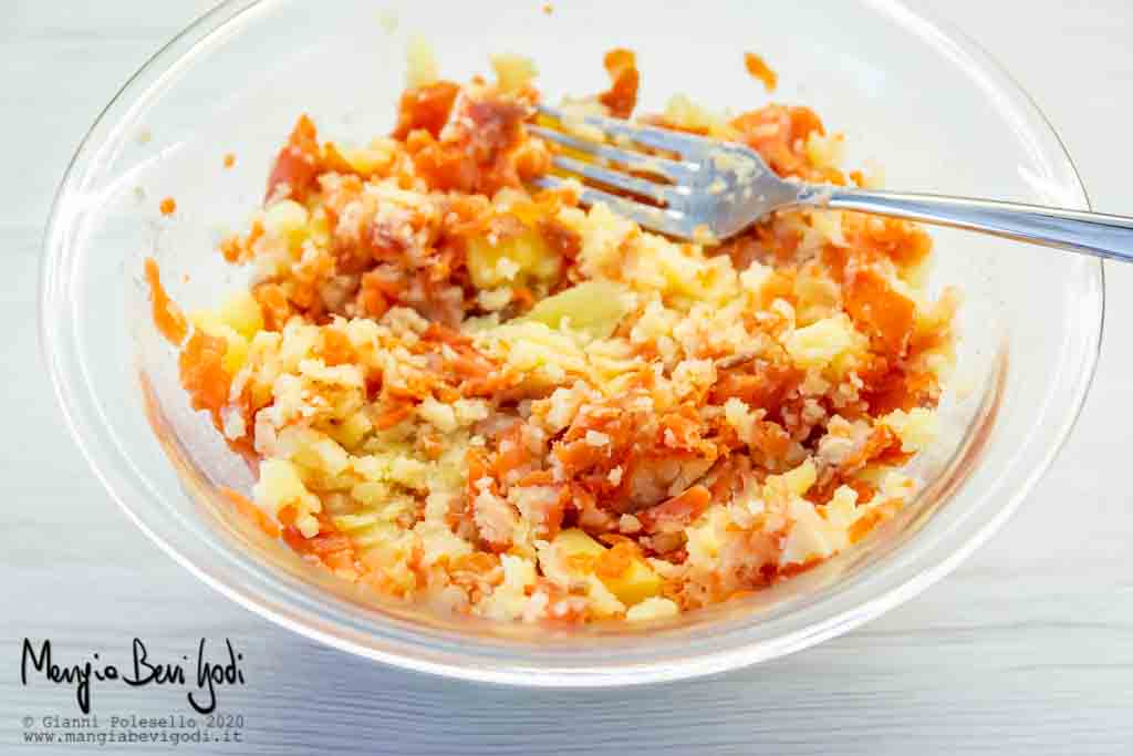 Impasto di salmone, patate e mozzarella