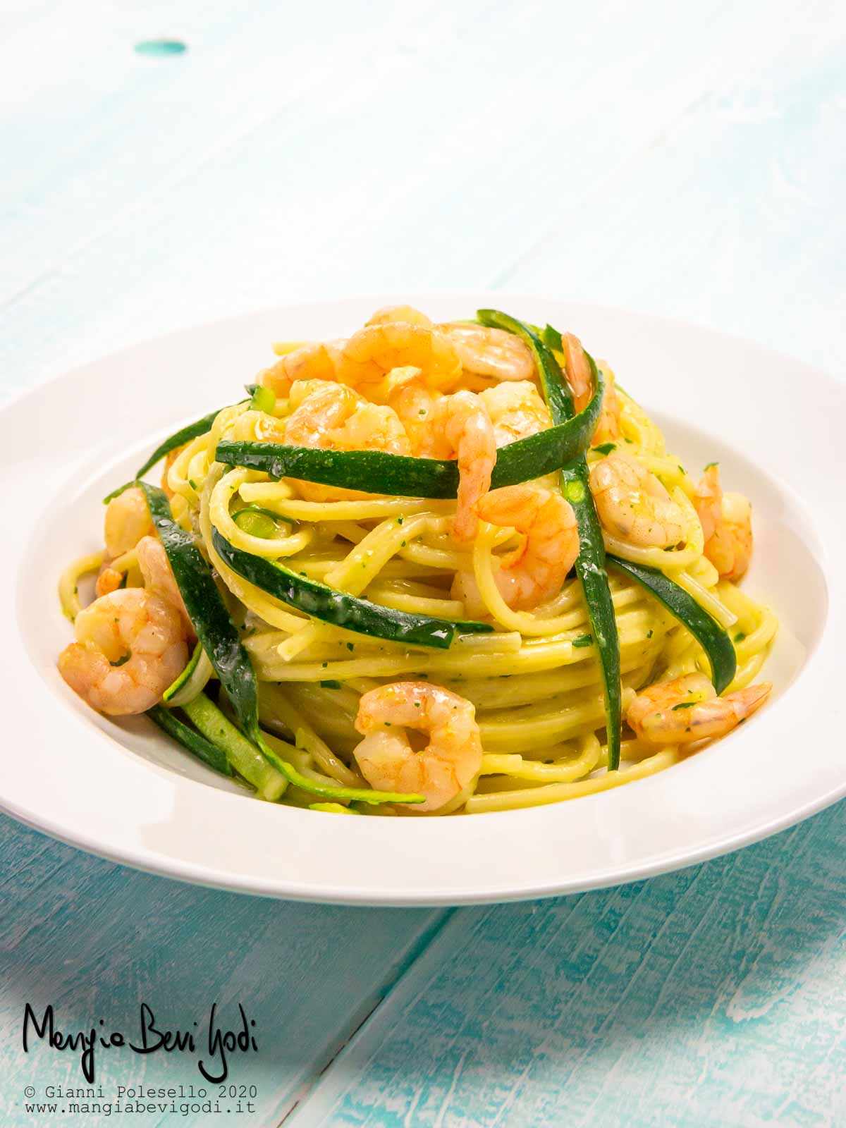 Pasta con zucchine e gamberetti