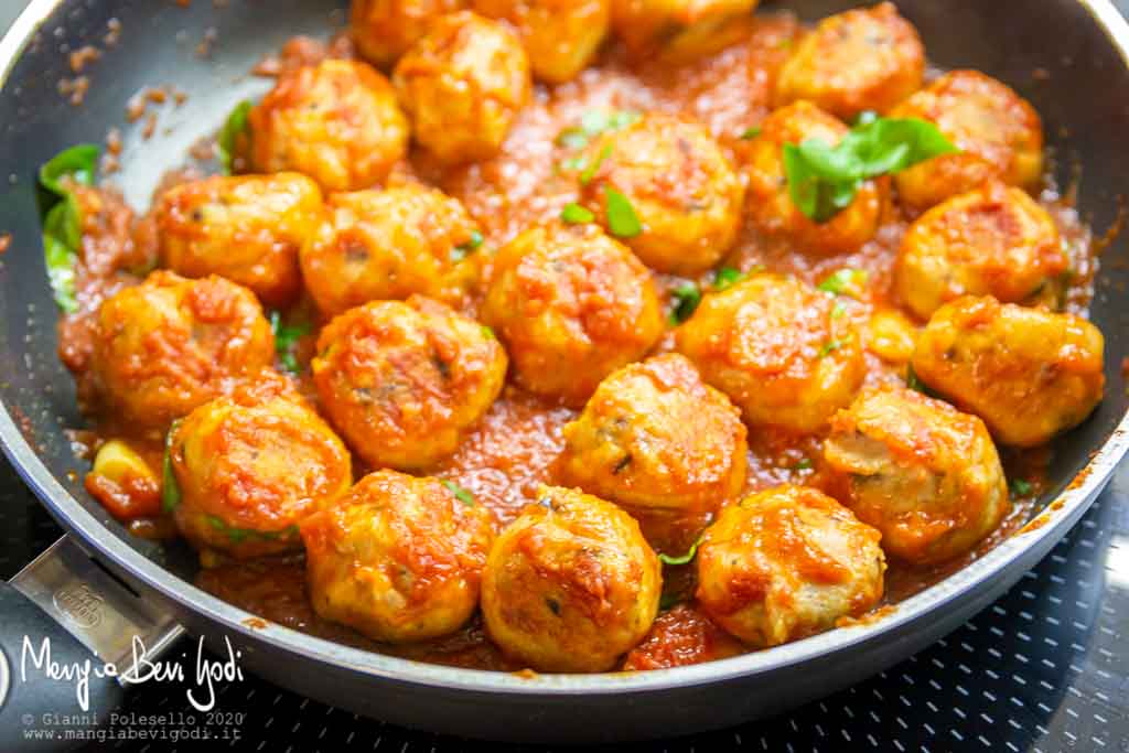 Cottura Preparazione polpette di ricotta e olive in padella