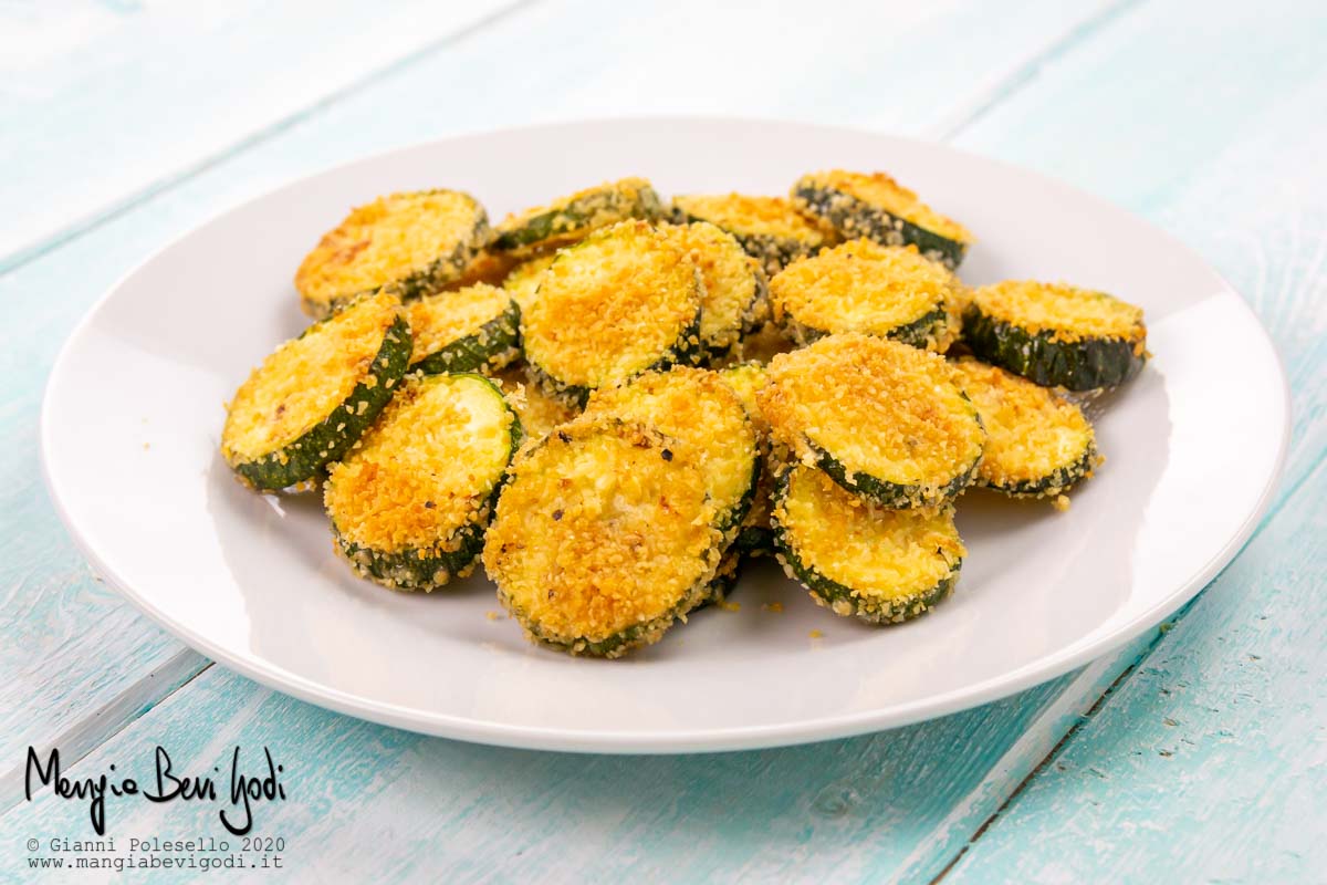 Chips di zucchine al parmigiano al forno