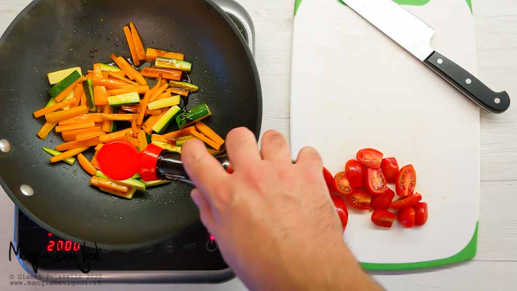 Preparazione insalata di pasta fredda sfiziosa