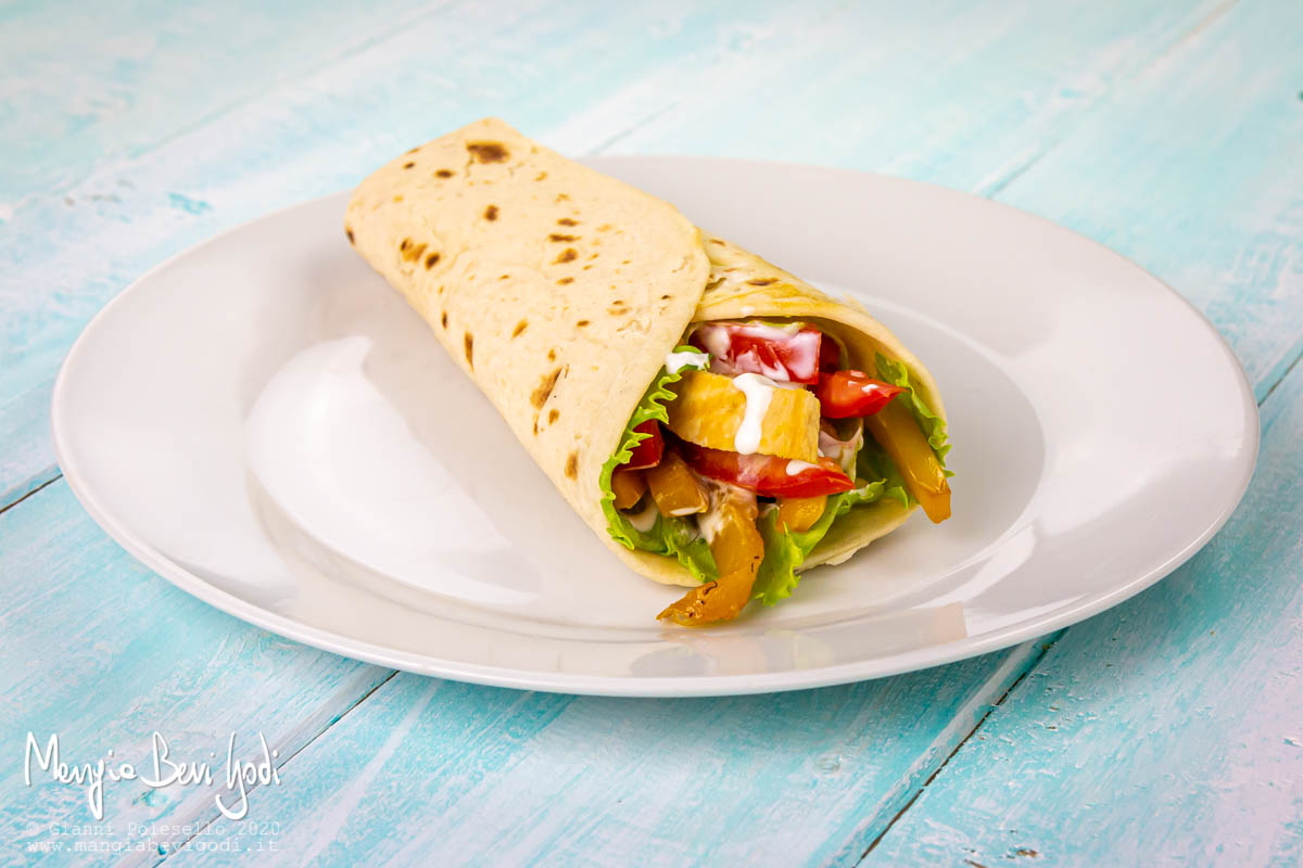 Chicken wrap con piadina arrotolata