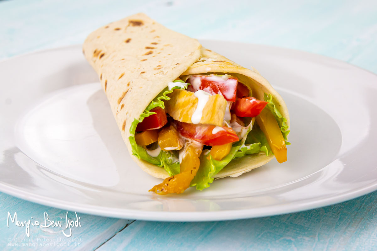 Chicken wrap con piadina arrotolata