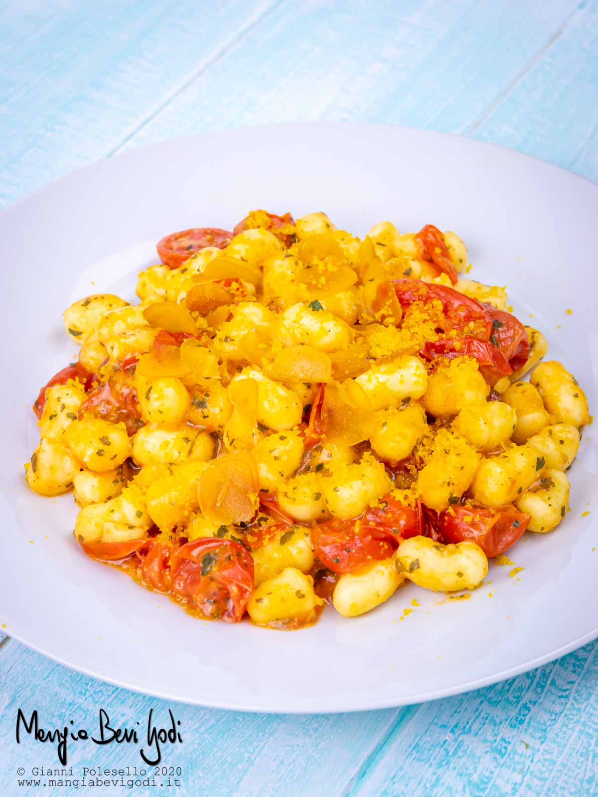 Gnocchetti con pomodorini e bottarga