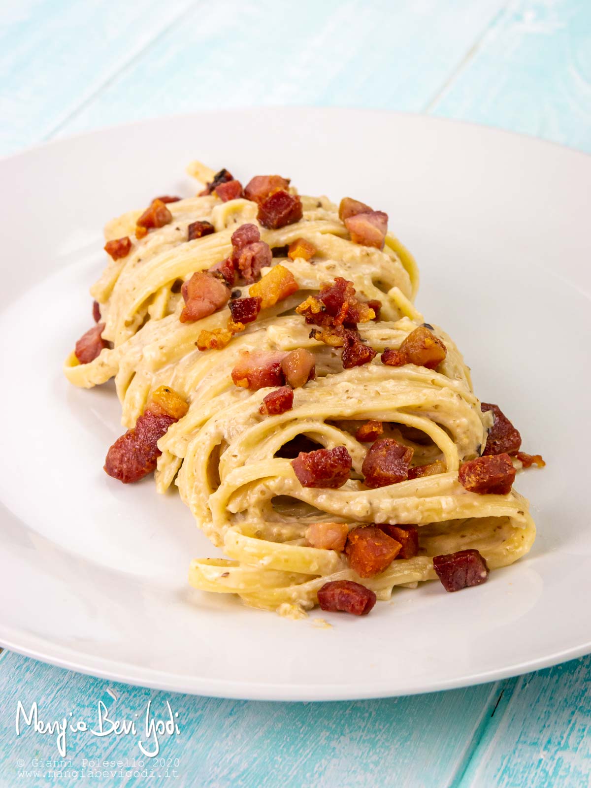 pasta con melanzane, philadelphia e speck