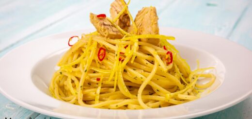 Spaghetti aglio, olio, sgombro e limone