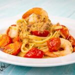 Linguine con tonno, gamberi e pomodorini